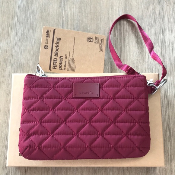 Pacsafe Handbags - Pacsafe RFID Blocking Pouch - NEW